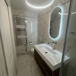 Luxury With Large Terrace And Jacuzzi Next To Famous Historic Walls Of *