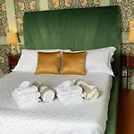Apartamento Luxury With Large Terrace And Jacuzzi Next To Famous Historic Walls Of Lucca