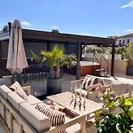 Luxury With Large Terrace And Jacuzzi Next To Famous Historic Walls Of