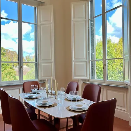 Luxury With Large Terrace And Jacuzzi Next To Famous Historic Walls Of Apartamento