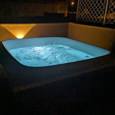 Luxury With Large Terrace And Jacuzzi Next To Famous Historic Walls Of *